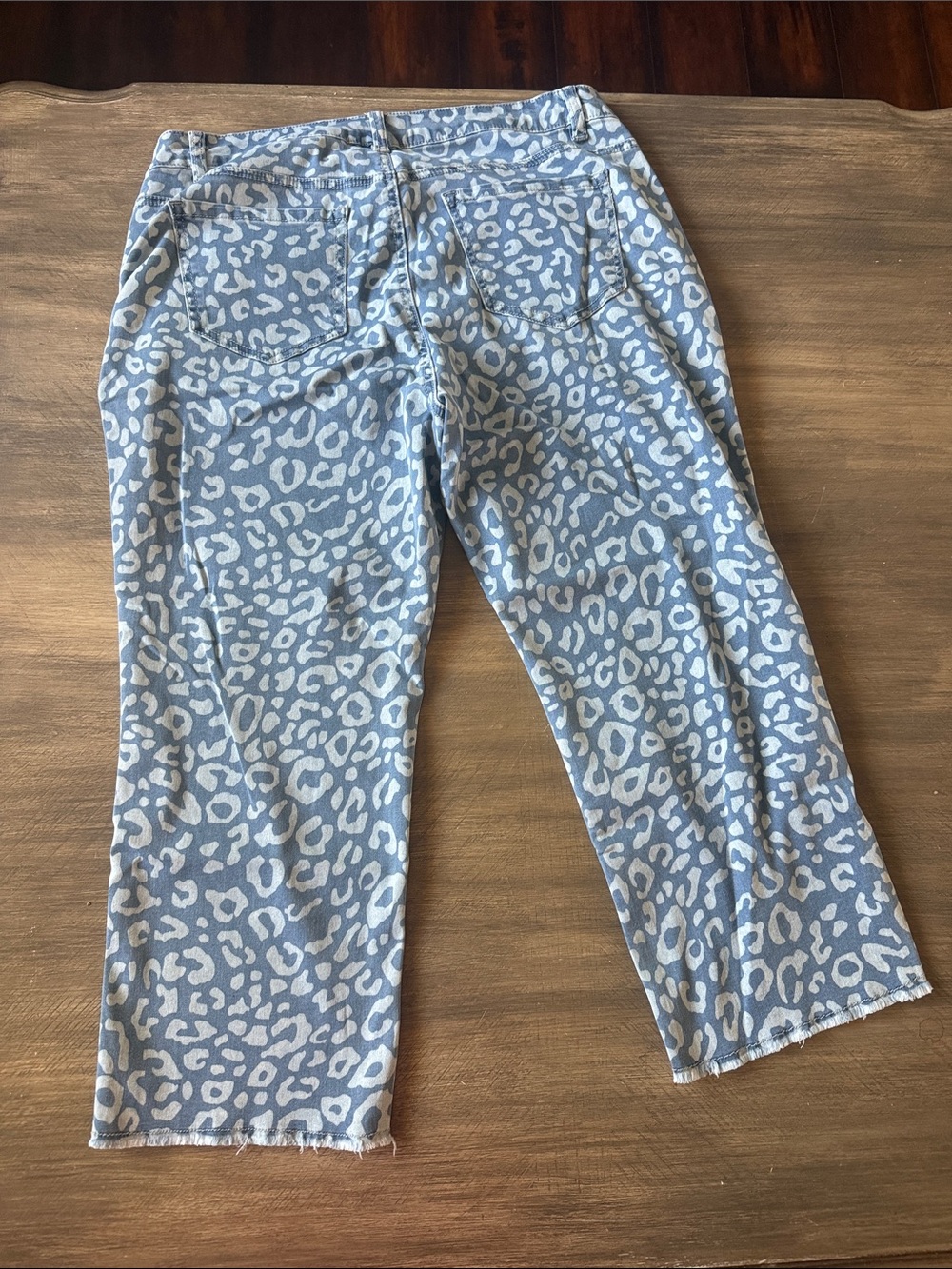 Ethyl Size 10 Light Blue Leopard Print Denim Jeans - Picture 5 of 6